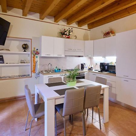 Cav Motteno Mandello del Lario Exterior foto