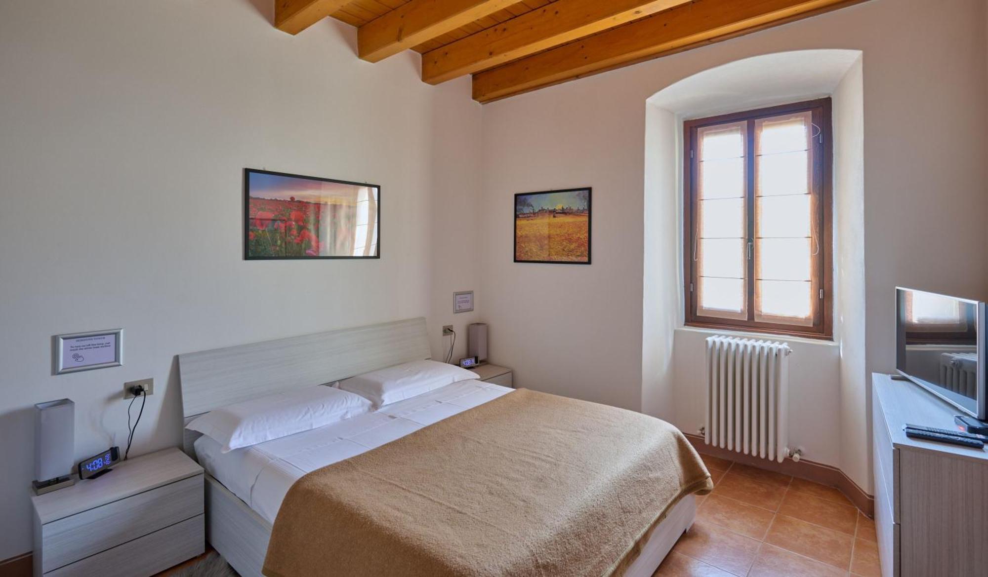 Cav Motteno Mandello del Lario Exterior foto