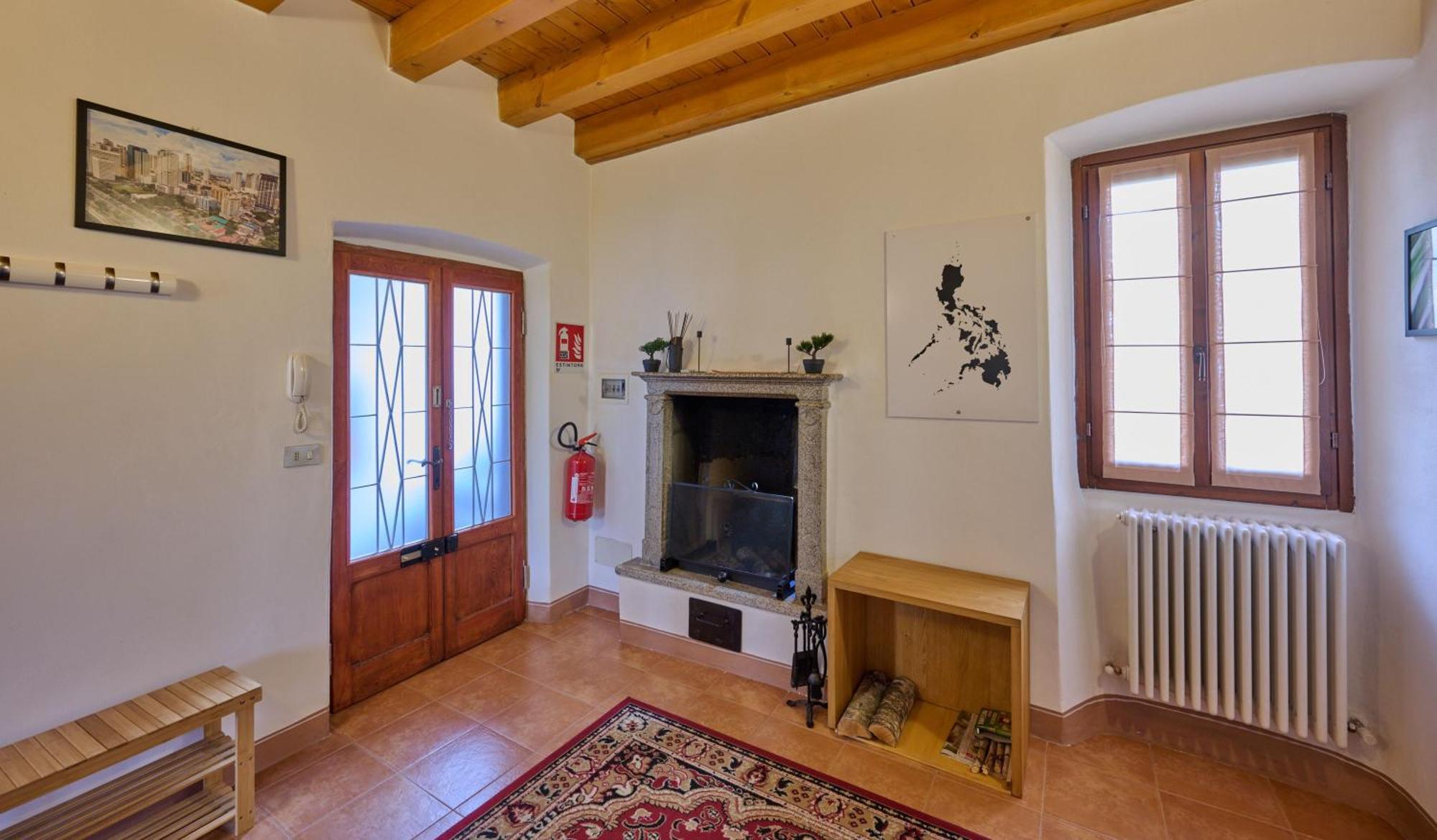 Cav Motteno Mandello del Lario Exterior foto