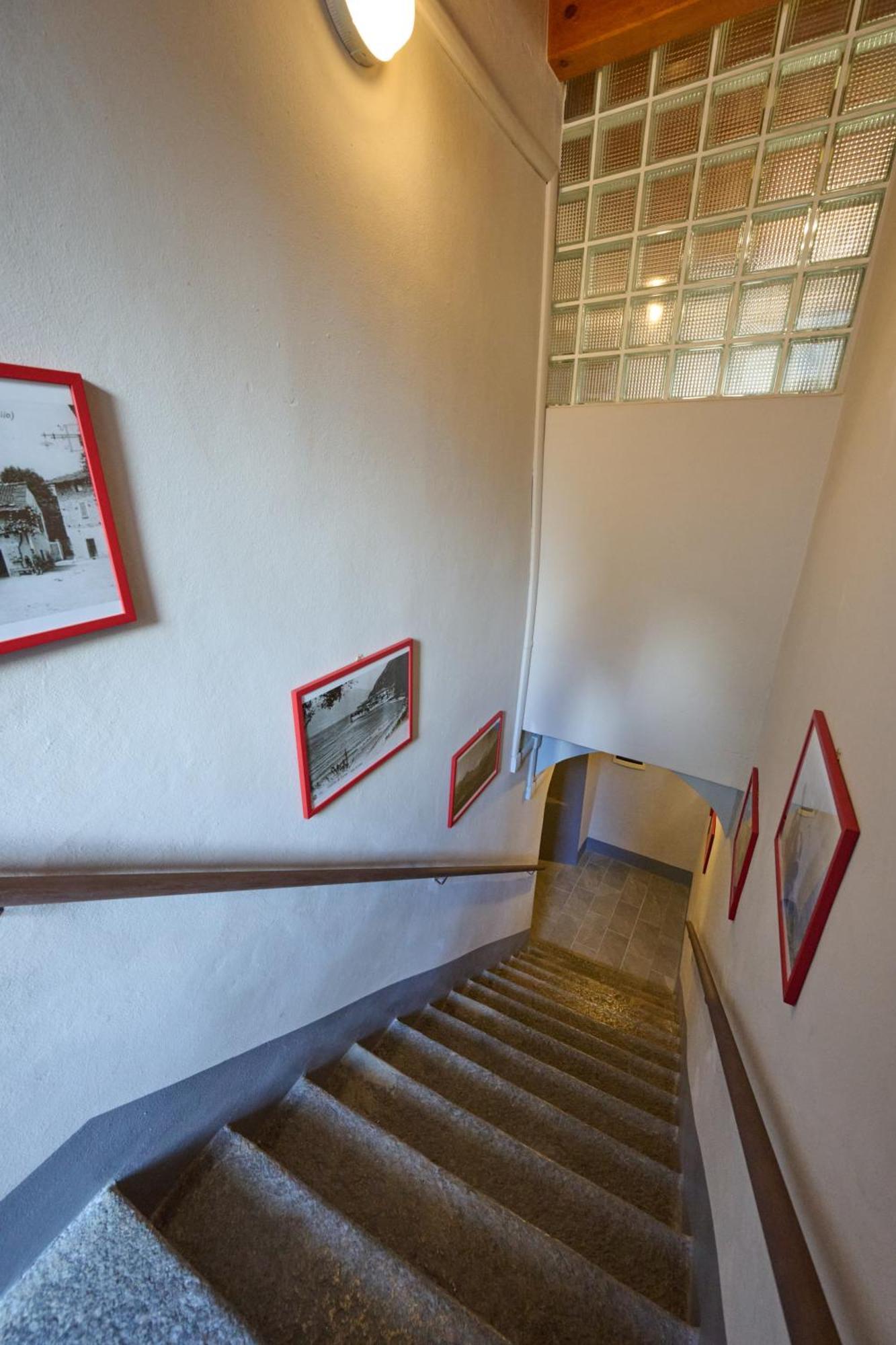 Cav Motteno Mandello del Lario Exterior foto