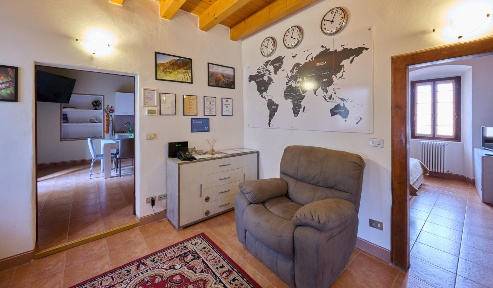 Cav Motteno Mandello del Lario Exterior foto